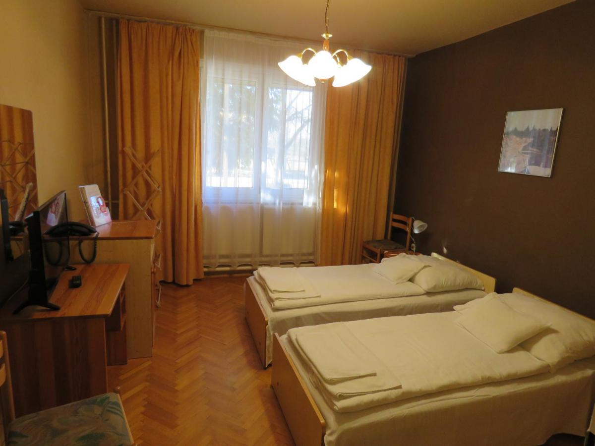 Thermal Apartmanhaz Komarom Exterior photo