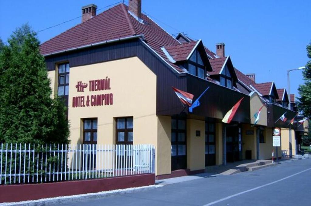 Thermal Apartmanhaz Komarom Exterior photo