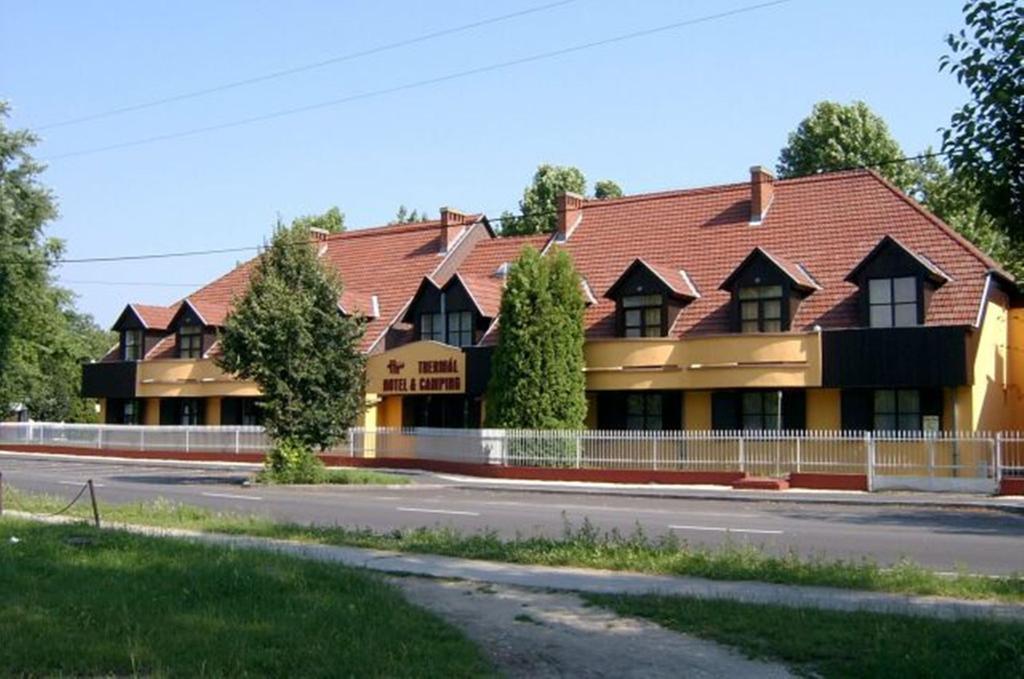 Thermal Apartmanhaz Komarom Exterior photo